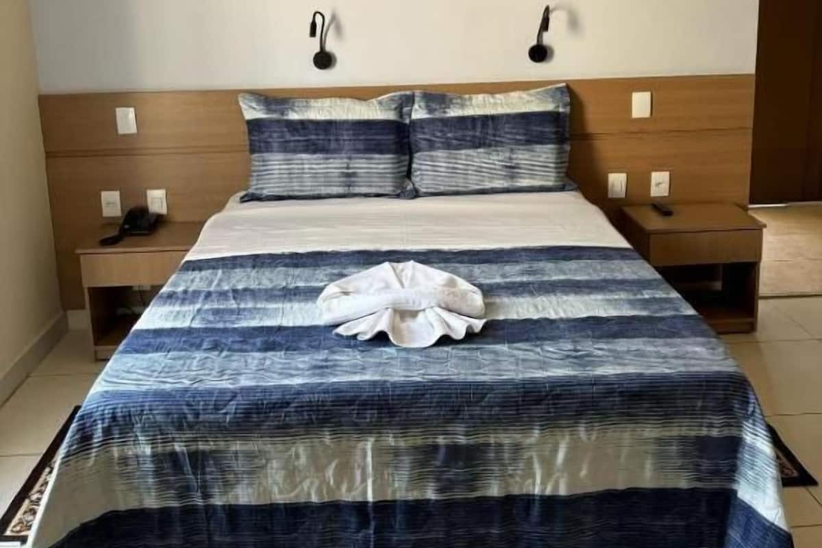 Standard Room, 1 Double Bed | Laptop workspace, free WiFi, wheelchair access