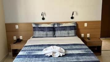 Camera Standard, 1 letto matrimoniale | Postazione laptop, Wi-Fi gratuito, accesso in sedia a rotelle