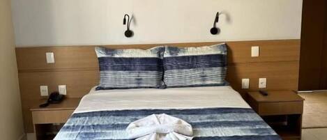 Standaard kamer, 1 tweepersoonsbed | Een laptopwerkplek, gratis wifi, rolstoeltoegankelijk