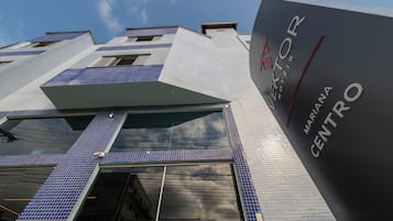 Fachada de la propiedad