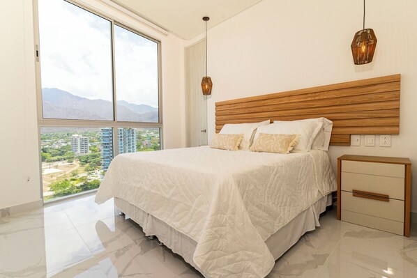 2 bedrooms, desk, iron/ironing board, WiFi