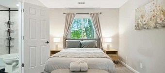 Stylish 2BR Loft, Near ISU, Hospitals & Downtown