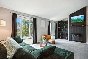 TV, fireplace, offices