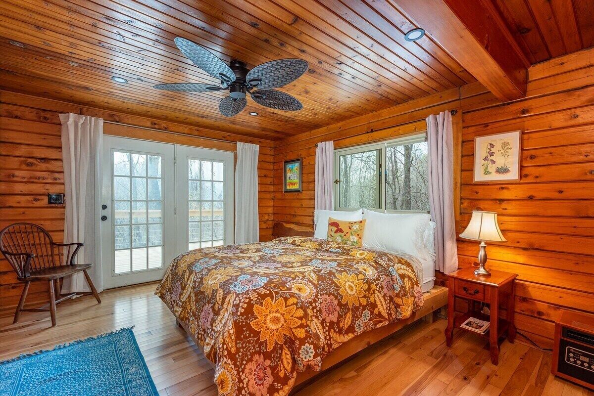 3 bedrooms, desk, free WiFi, bed sheets