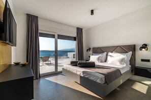 5 bedrooms, iron/ironing board, free WiFi, bed sheets