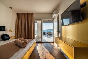 5 bedrooms, iron/ironing board, free WiFi, bed sheets