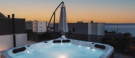 Bain à remous extérieur