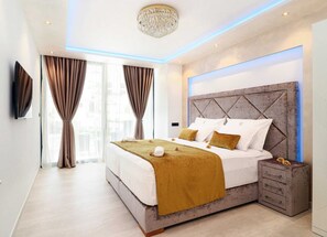 4 bedrooms, iron/ironing board, free WiFi, bed sheets