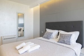 3 室のベッドルーム、アイロン / アイロン台、WiFi (無料)、ベッドシーツ