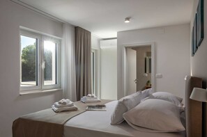 4 chambres, fer et planche à repasser, Wi-Fi gratuit, draps fournis