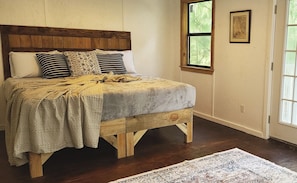 2 bedrooms, Internet, bed sheets