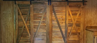 Rustic Western Bath House in East Texas Piney Woods, Honeymoon, Weddings, Venues