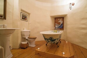 Ducha, secador de pelo y toallas