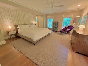 4 bedrooms, desk, iron/ironing board, free WiFi
