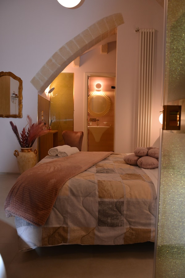 Quarto casal luxo | Quartos à prova de som, Wi-Fi de cortesia