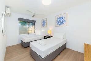 2 bedrooms, iron/ironing board, WiFi, bed sheets