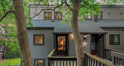 Timberline Retreat Forest Views & Minutes to Camelback Resort
