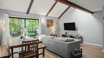 House (3 Bedrooms) | Front of property