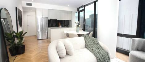 Televisor, estèreo i oficines