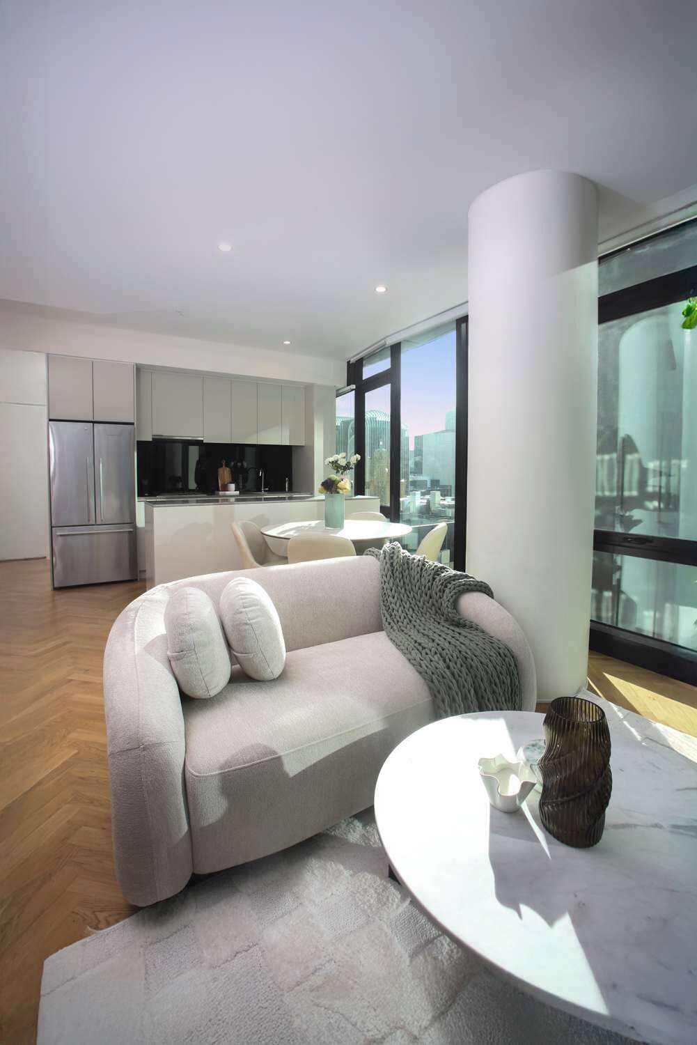 تلفزيون، ستيريو، مكتب