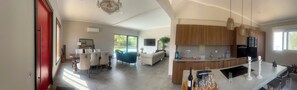Interior - Enchanting villa with Swimming pool, 5br, 3,1/2 bath, 15 min. from Albufeira (Mem Moniz, Paderne, Albufeira)
