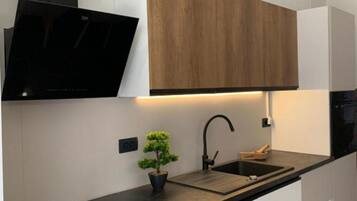 Fridge, microwave, oven, dishwasher