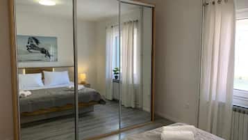 2 bedrooms, iron/ironing board, WiFi, bed sheets