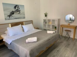 2 bedrooms, iron/ironing board, WiFi, bed sheets