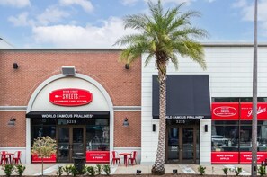 Unclassified image, 5 of 5, button