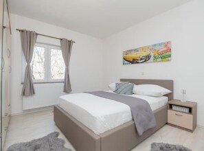 4 dormitorios, Internet, ropa de cama