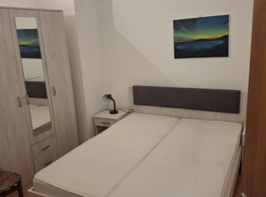 3 bedrooms, iron/ironing board, Internet, bed sheets - Villa Jagoda - Three Bedroom Villa (Potomje)