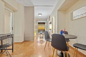 Dining - Your Athens Apartment near Acropolis II (Athina)