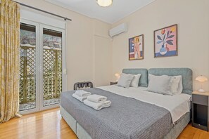 2 bedrooms, iron/ironing board, WiFi, bed sheets