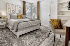 2 bedrooms, desk, iron/ironing board, travel crib - Cozy North Austin Retreat | Deck-Near Domain+Q2 (Austin)