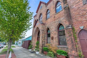 Exterior - Brooklyn Arts District - Luxe - Very Pet Friendly (Wilmington)