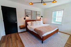 2 bedrooms, iron/ironing board, Internet, bed sheets