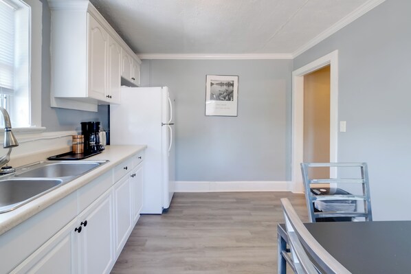 Unclassified image, 1 of 25, button - 6 Mi to Historic Leesburg: Apt w/ On-Site Dining (Hamilton)