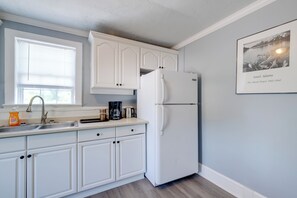 Fridge, microwave, coffee/tea maker, toaster