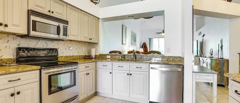 Fridge, microwave, stovetop, dishwasher