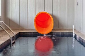 Piscine intérieure