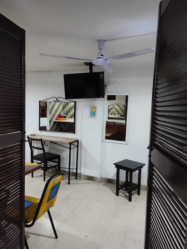 Televisión LED de 32 pulgadas con canales digitales