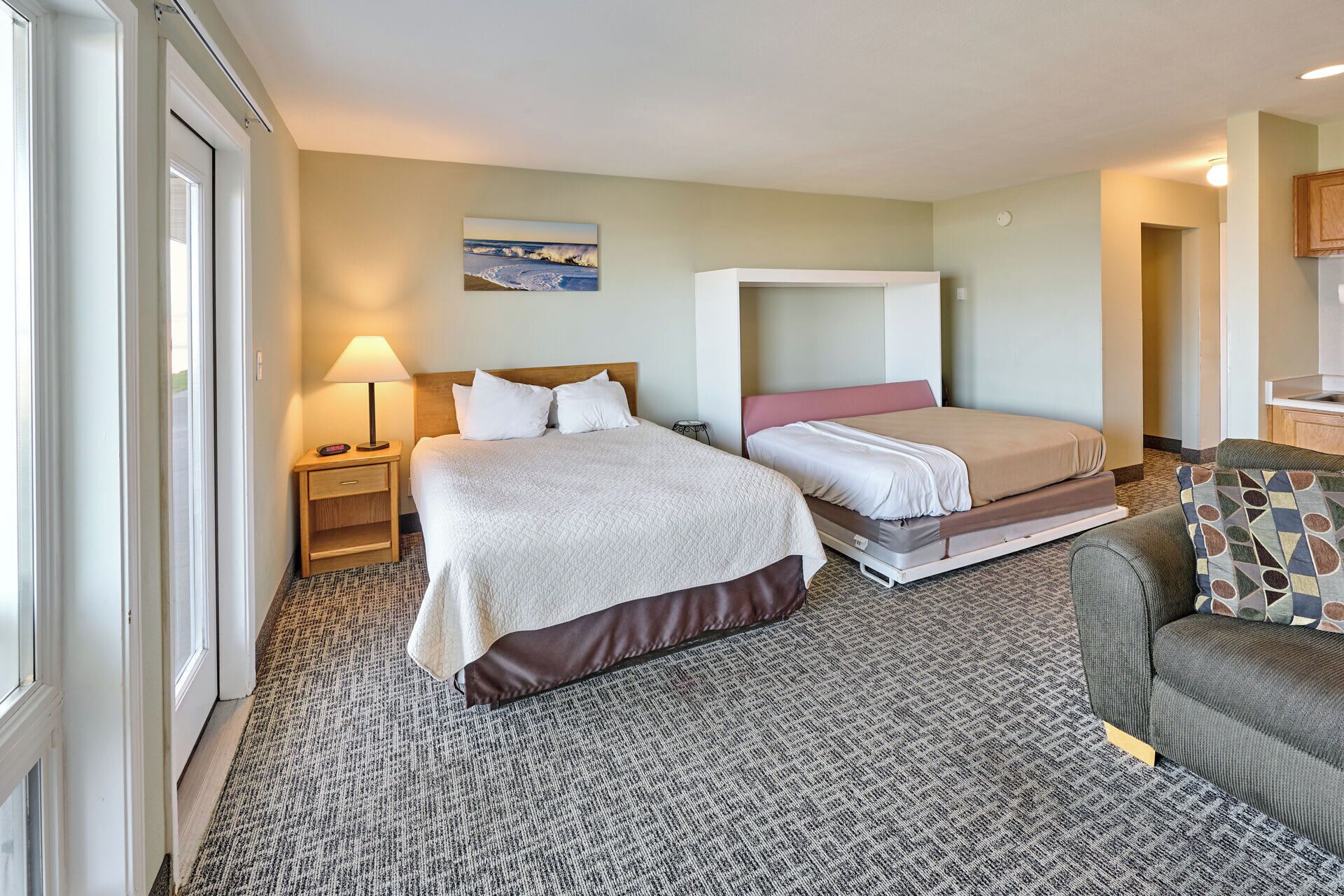Iron/ironing board, WiFi, bed sheets