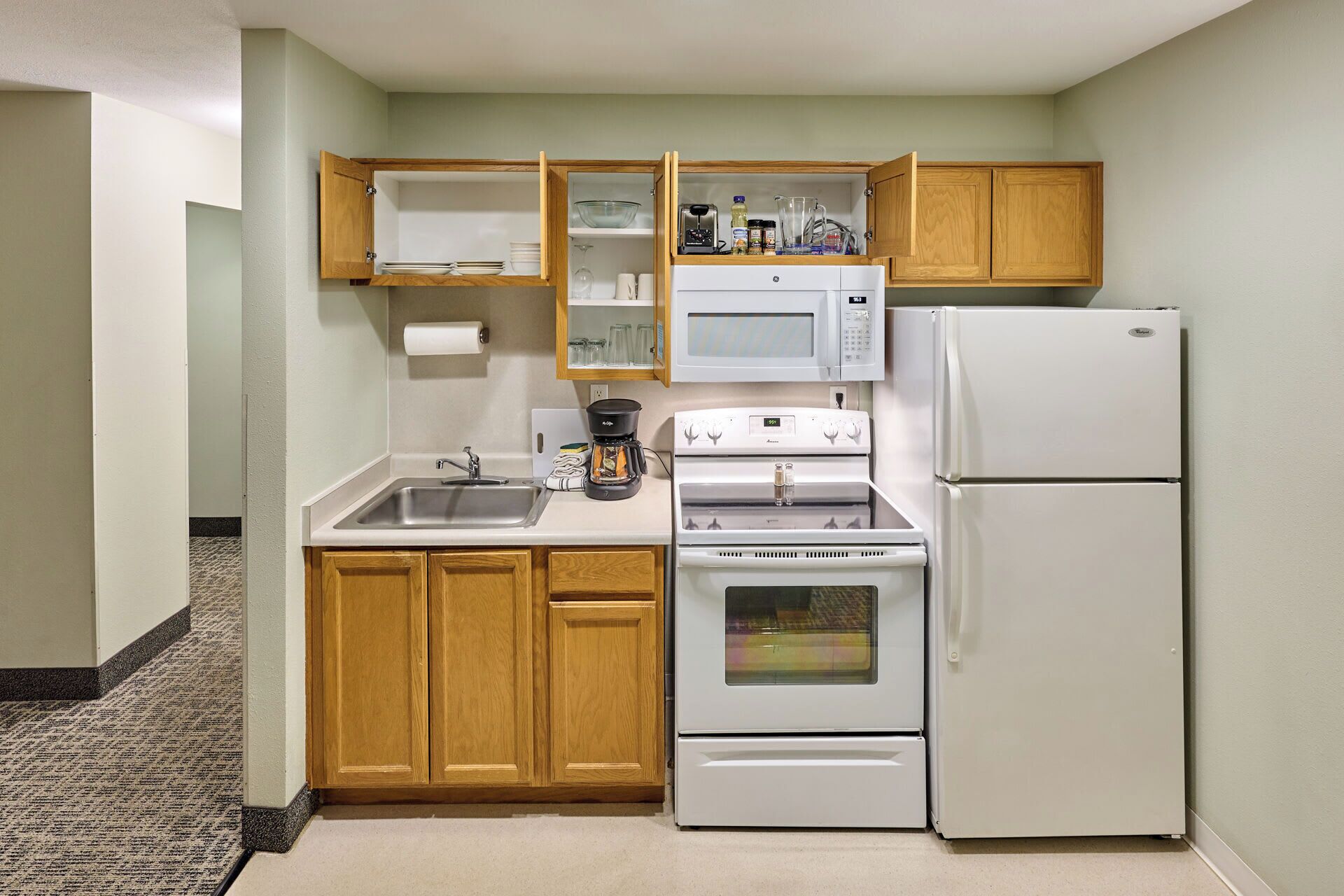 Refrigerador, microondas, horno, placa de cocina