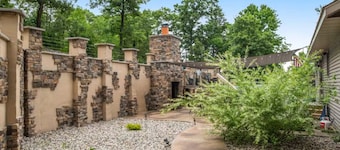 Brown Bear Cottage 3 Bedroom Pet Friendly Home Near Sand Valley & Lake Arrowhead