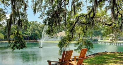 2 Bedroom, beautifully decorated condo, St. Simons Island, heated pool