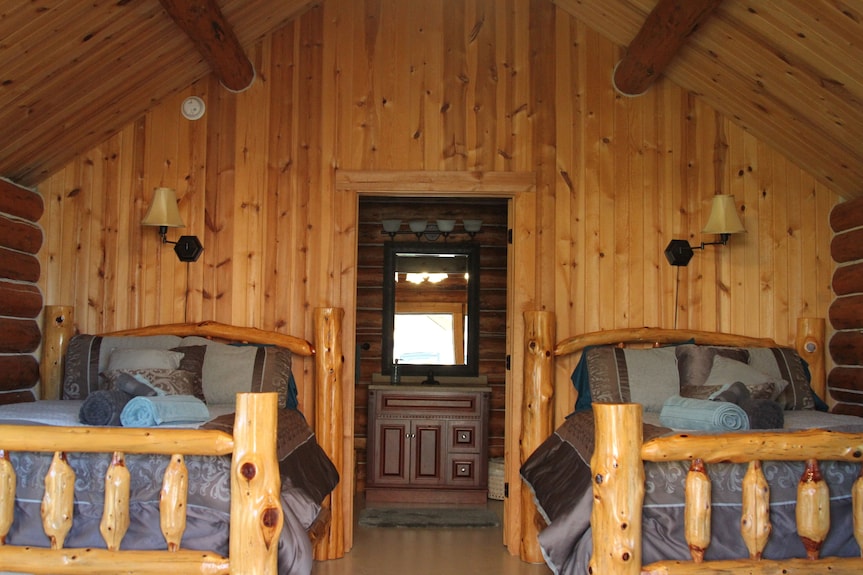 Inviting Cabin In Albany, Mo. Enjoy The Nature, Fishing And Breathtaking Views. - ミズーリ州