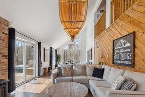 TV, fireplace - The Cottages at Blue (The Blue Mountains)