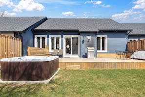 Cottage 2 - Cottages at Blue | Private spa tub