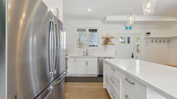 대용량 냉장고, 전자레인지, 오븐, 쿡탑