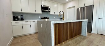 Daytona Beach A - Modern & Cozy 3BD/2.5BA - WiFi